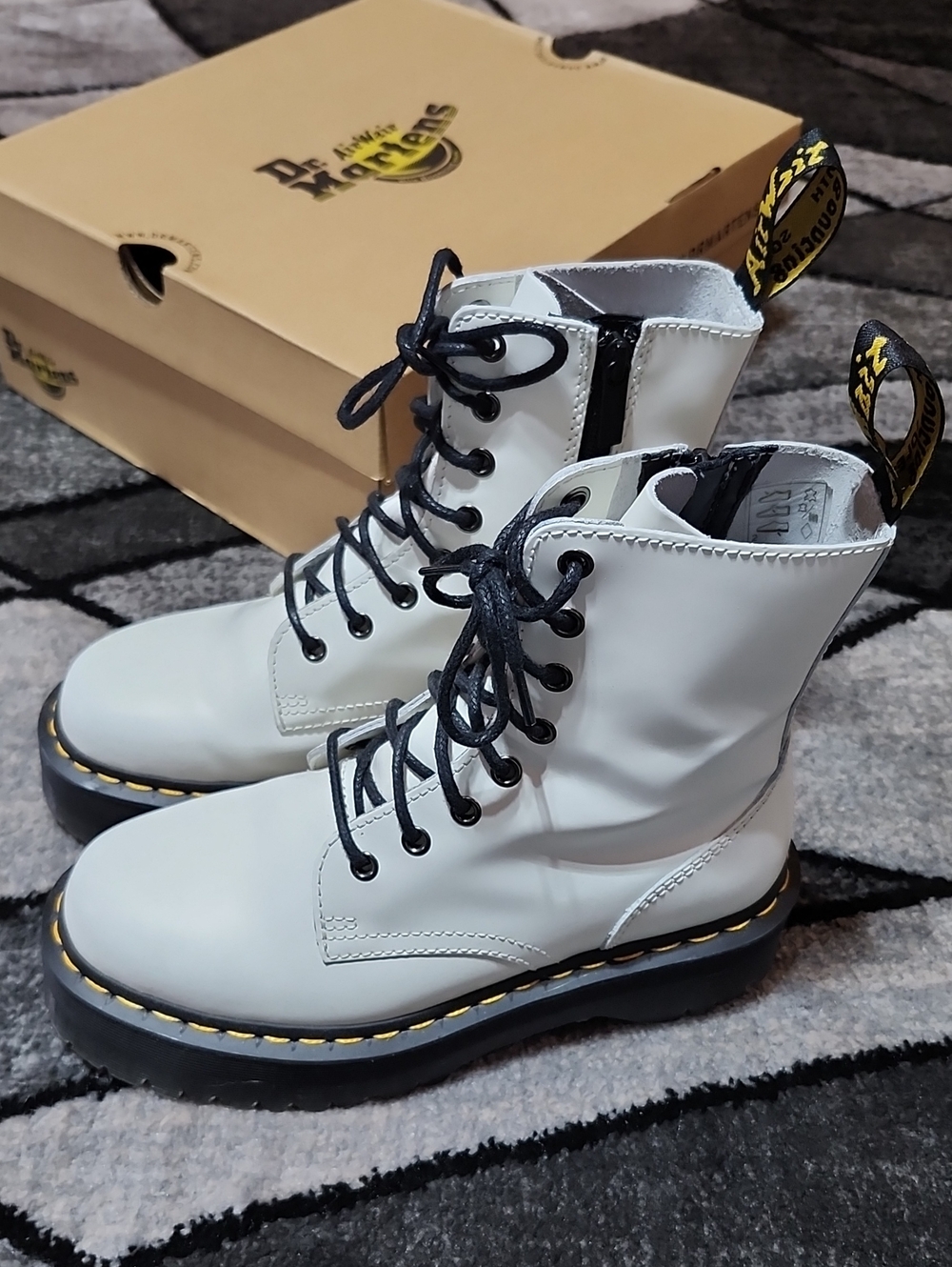 DR MARTENS JADON WHITE SMOOTH LEATHER PLATFORM LACE-UP BOOTS US 7